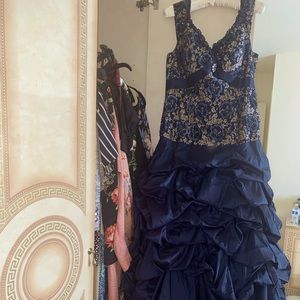 Dress/evening gown